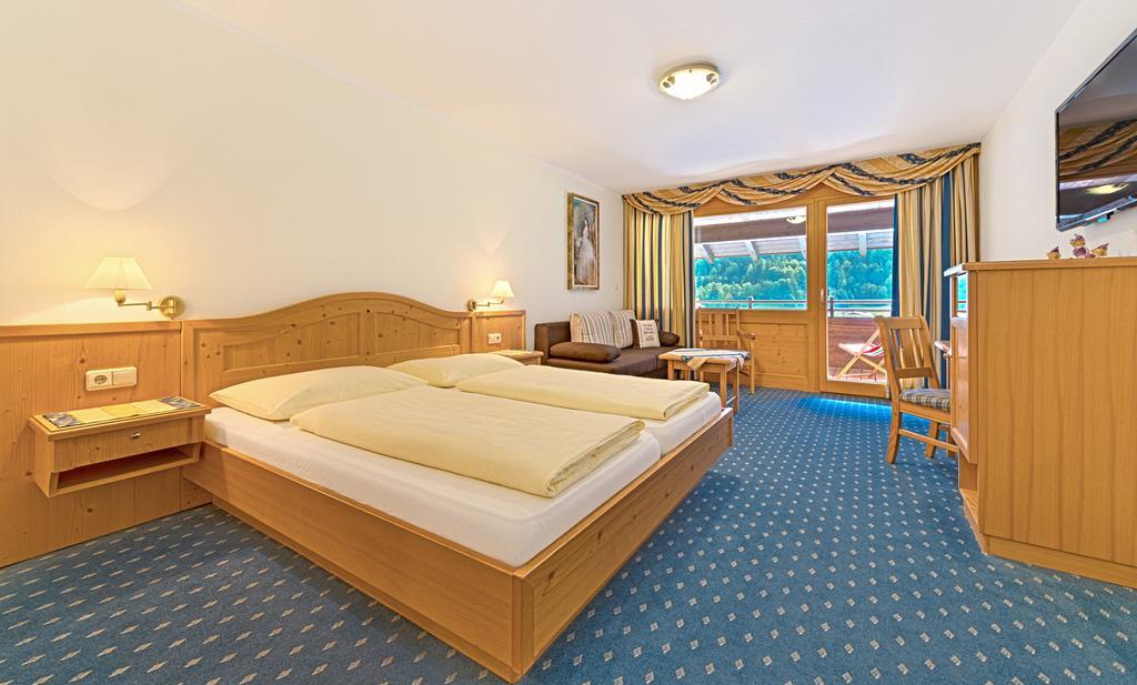 Landhotel Kirchenwirt Unken Room photo